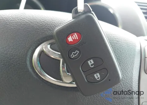 2010 Toyota Highlander Limited V6 z USA, uszkodzony, nr VIN 5TDYK3EH3AS011389